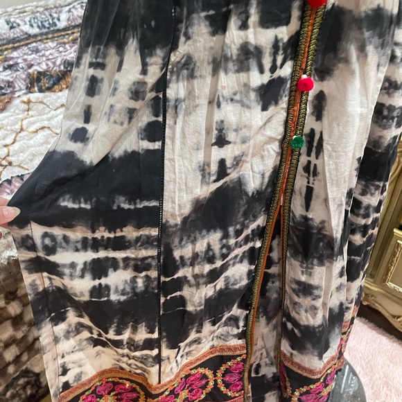 Pakistani branded dress - Picture 14 of 14